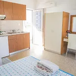 Harriet Apartament Haraki